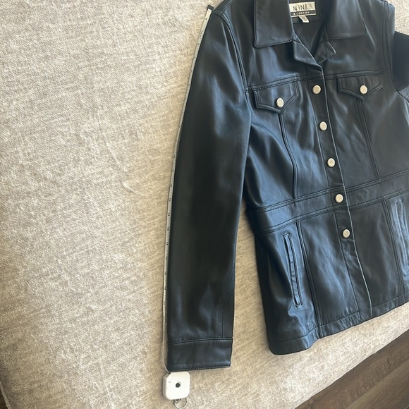 Flattering Leather Jacket - Picture 8 of 8